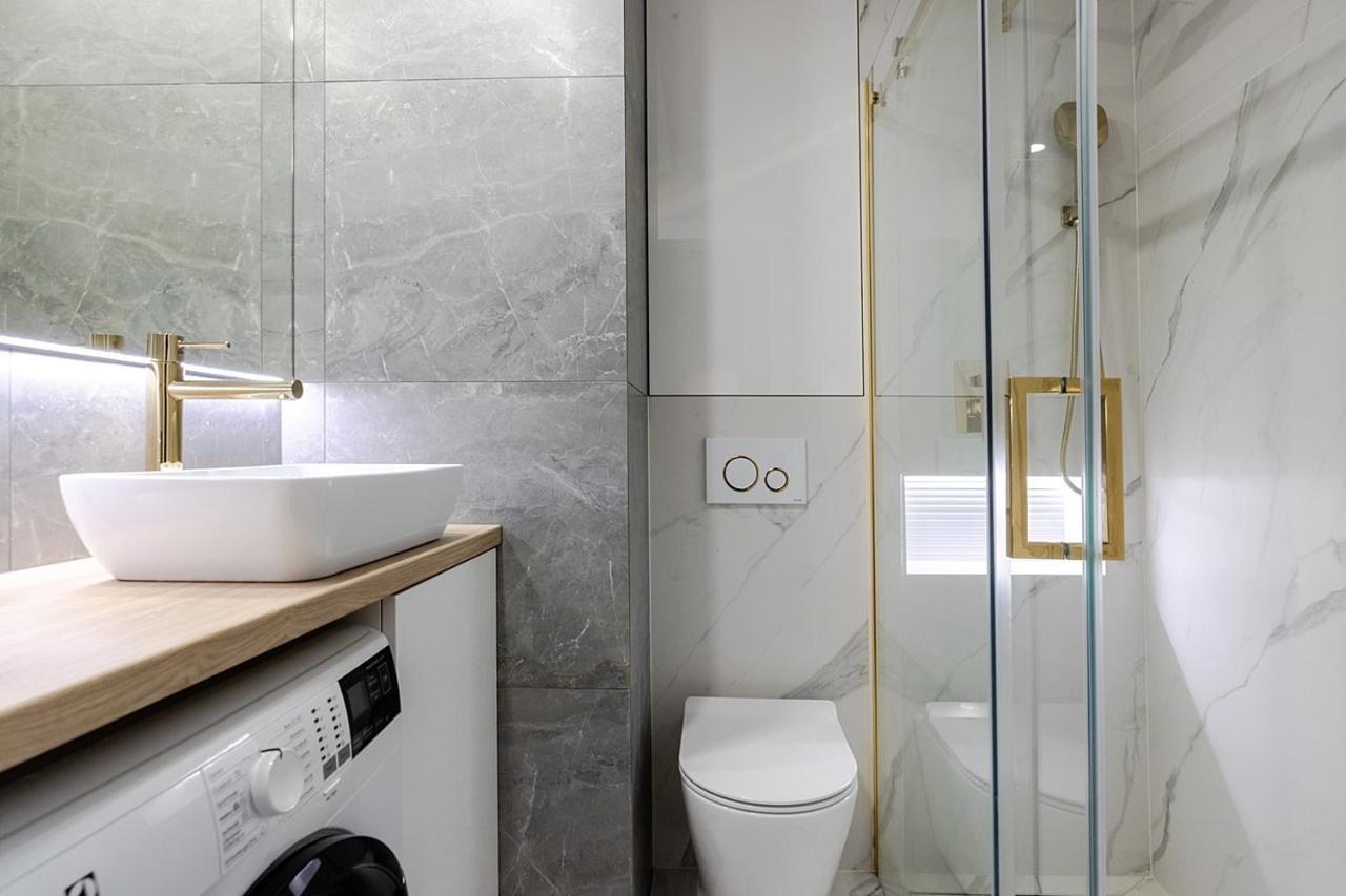 Apartment Wola, Wi-Fi, Smart Lock, Air Condition Варшава Екстер'єр фото