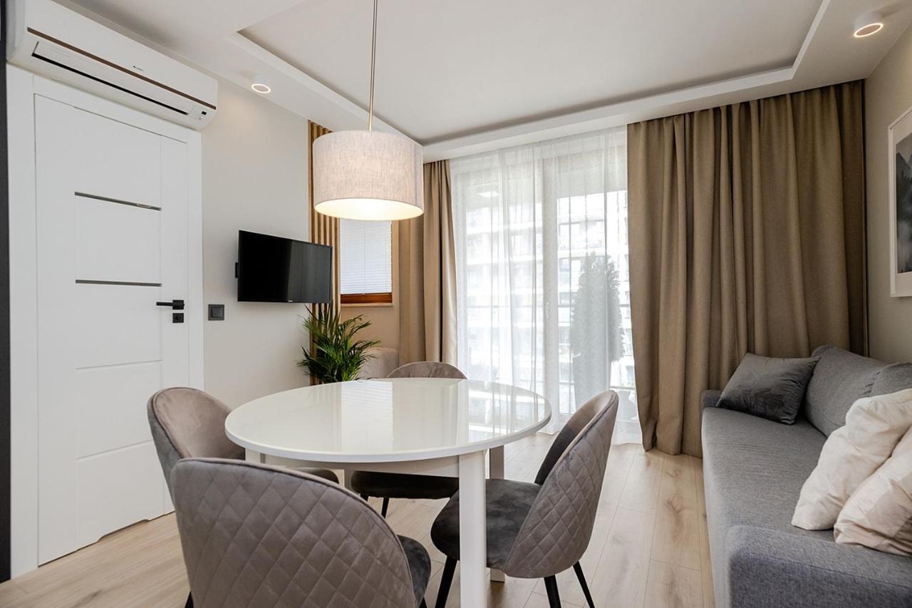 Apartment Wola, Wi-Fi, Smart Lock, Air Condition Варшава Екстер'єр фото