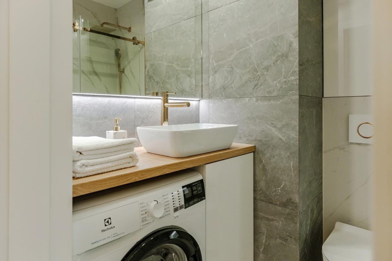 Apartment Wola, Wi-Fi, Smart Lock, Air Condition Варшава Екстер'єр фото
