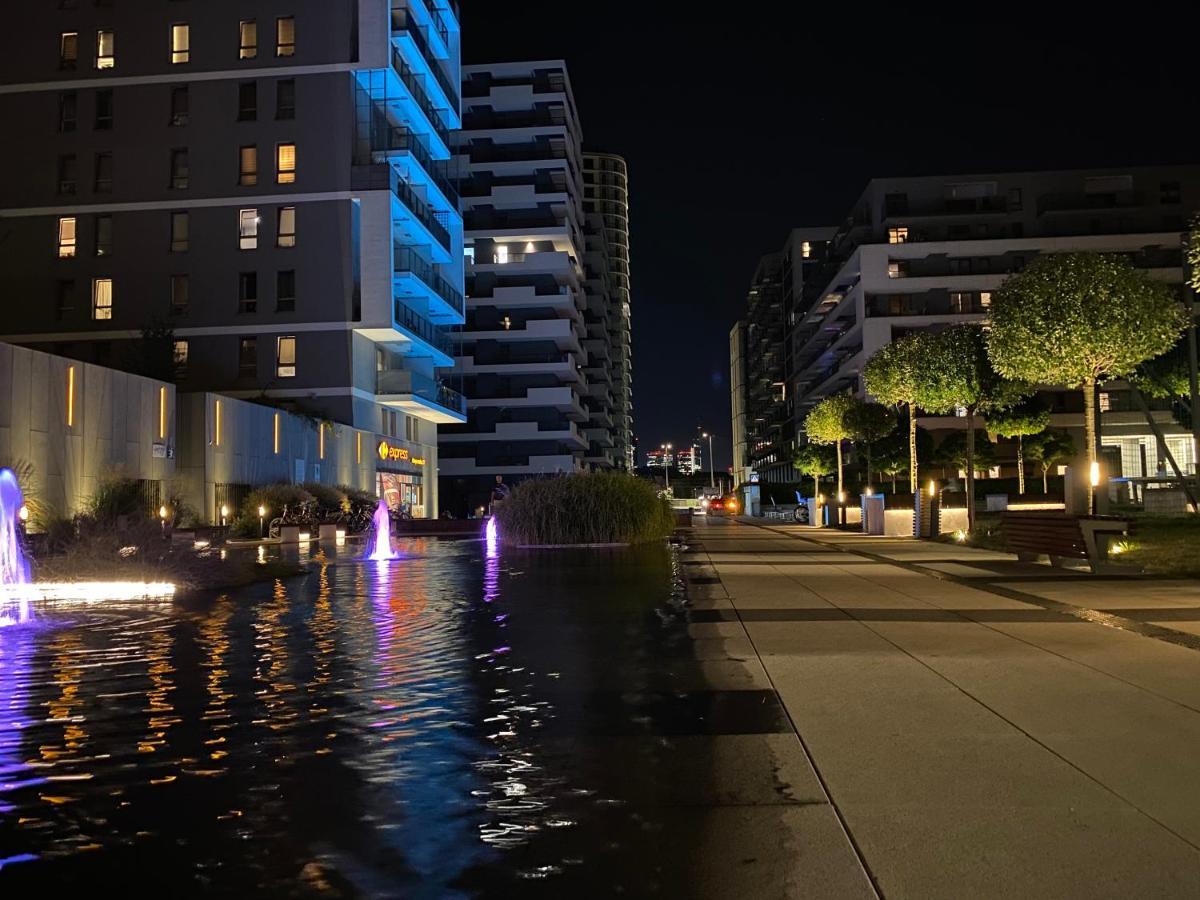 Apartment Wola, Wi-Fi, Smart Lock, Air Condition Варшава Екстер'єр фото