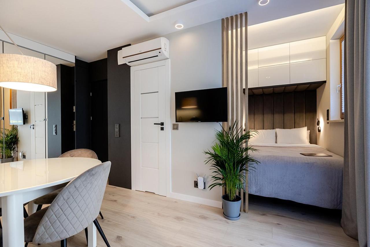 Apartment Wola, Wi-Fi, Smart Lock, Air Condition Варшава Екстер'єр фото