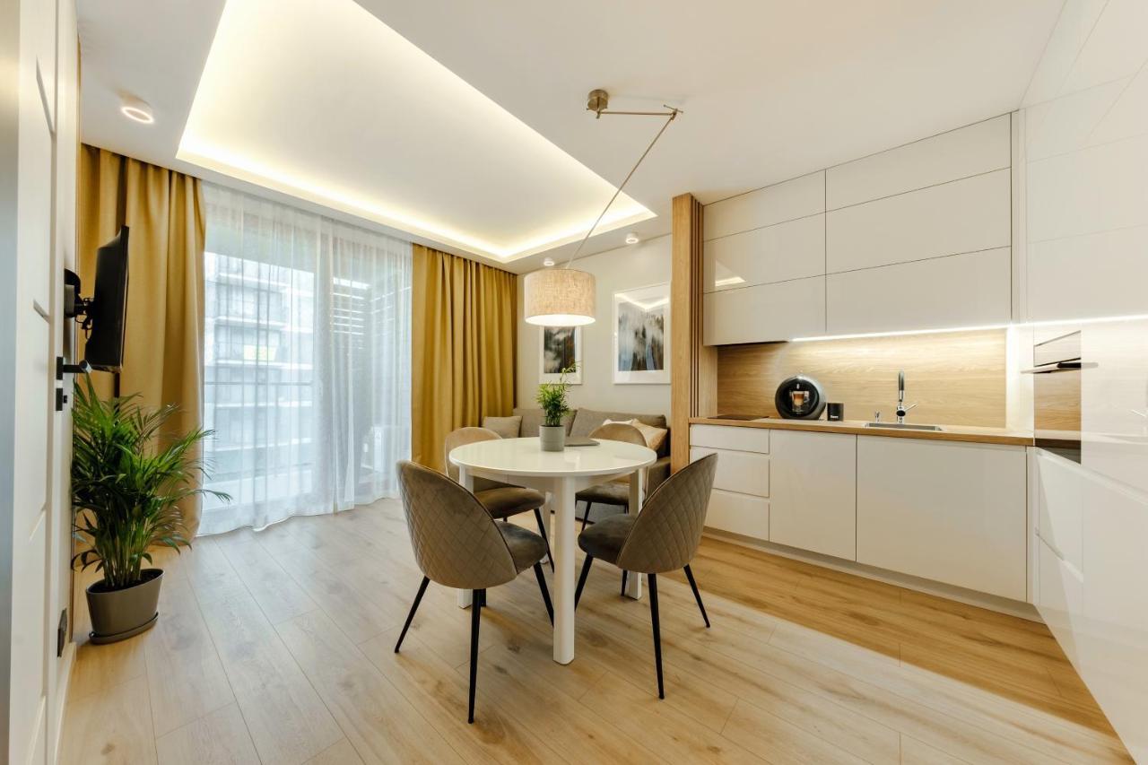 Apartment Wola, Wi-Fi, Smart Lock, Air Condition Варшава Екстер'єр фото